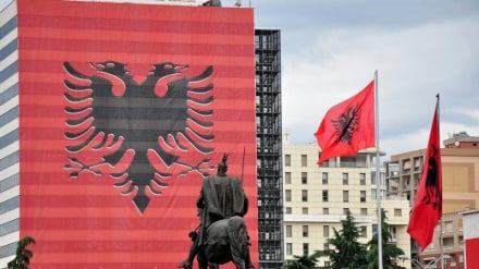 Dita e flamurit në vendet të ndryshme