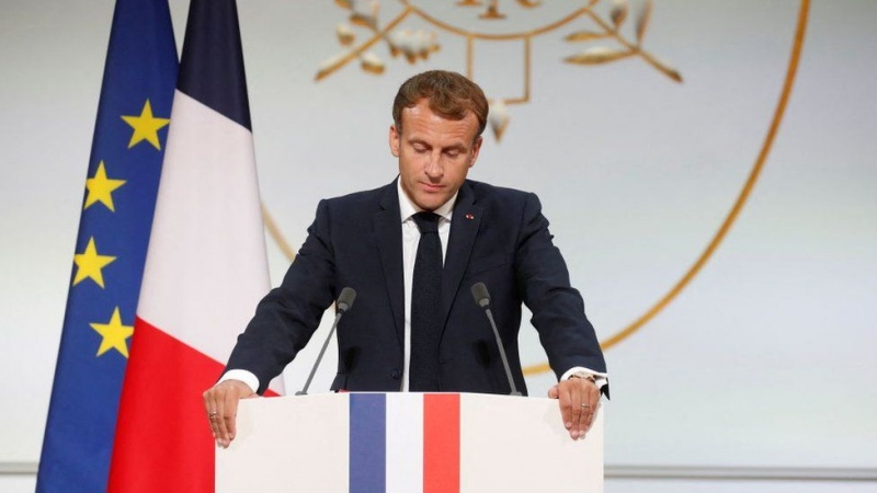 Francia, la posizione severa di Macron nei confronti degli immigrati stranieri