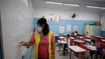 Brasilia, torna l'obbligo di presenza a scuola: protesta dei docenti
