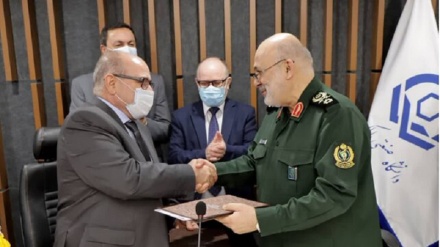 伊朗国防部马利克・阿什塔大学与大马士革大学签署合作备忘录