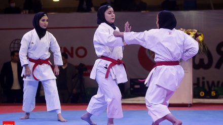 聴覚障害者による世界テコンドー選手権で、イラン女子選手が優勝