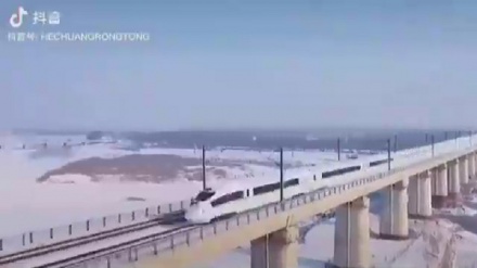 Хитой тезюрар поездининг ҳайратомуз тезлиги (видео)