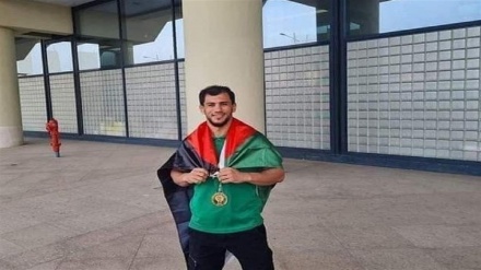 アルジェリアの柔道選手がパレスチナ国民の理想を支持