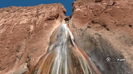 Warna-warni Musim Gugur di Semirom, Iran