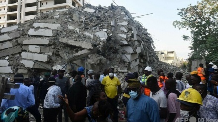 ナイジェリアで建設中ビルが崩壊し４人死亡　多数生き埋めか