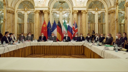 Viyana görüşmelerinin ikinci gününde İran heyetinin istişareleri devam etti 