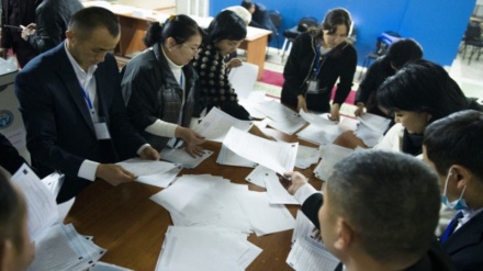 Қирғизистон парламент сайловларида 32 фоиздан ортиқроқ сайловчилар қатнашдилар