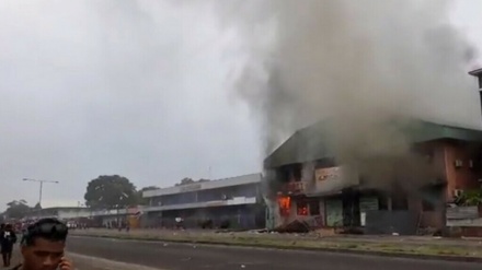 ソロモン諸島で、首相退陣要求デモが一部暴徒化