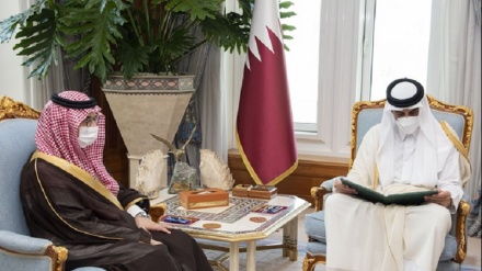 在利雅得和贝鲁特关系紧张之际，卡塔尔埃米尔向沙特国王致信