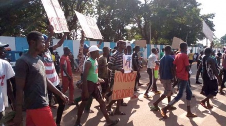 RCA: la Minusca suit la France vers la sortie! 