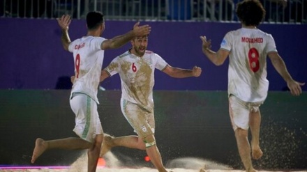 ビーチサッカー大陸間カップ、イランが大量ゴールで日本に圧勝