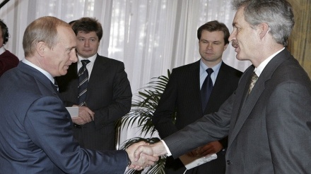 Biseda telefonike e Putinit me drejtorin e CIA-s mes tensioneve mes Rusisë dhe Shteteve të Bashkuara