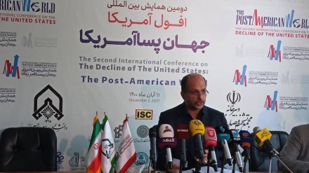 テヘランで、第２回米国没落国際会議が開幕