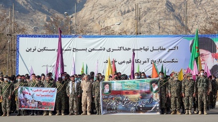 Anggota Basij di Seluruh Iran Peringati Pekan Basij (2)