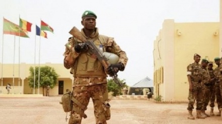 Mali: Les FAMas tirent sur Barkhane!