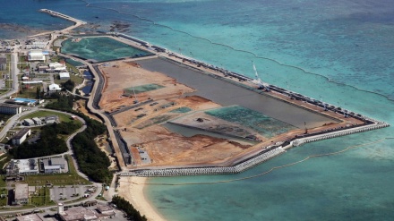 岸防衛相、「辺野古の新基地が工事再開」