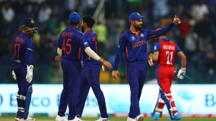 অবশেষে জয়ের মুখ দেখল ভারত, সেমিফাইনালের আশা জিইয়ে রাখলেন কোহলিরা