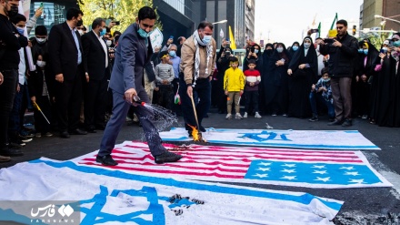 Iran, manifestohet dita e luftës kundër arrogancës botërore