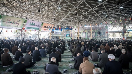 Shalat Jumat di Tehran, 19 November 2021