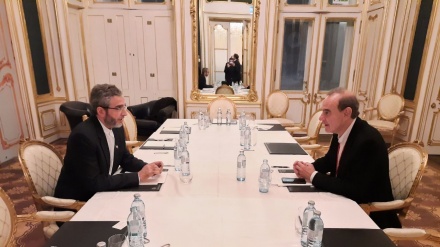 באקרי נועד עם אנריקי מורה בווינה