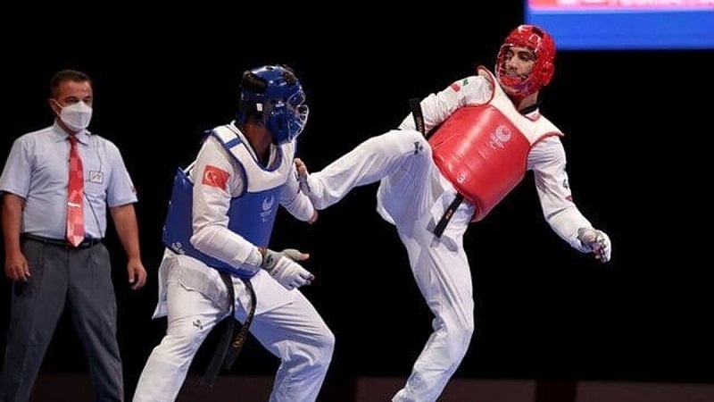 伊朗运动员在世界残疾人跆拳道获得金牌