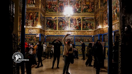 Umat Kristiani Iran Rayakan Natal di Gereja Vank, Isfahan