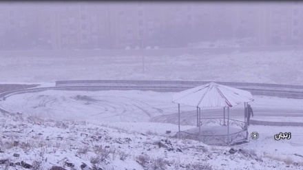 Kabut dan Salju Menutupi Kota Zanjan