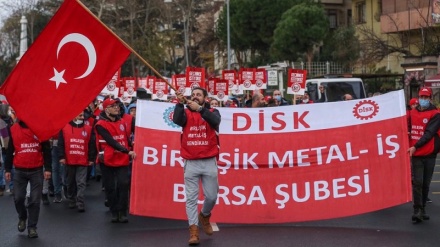Thousands take to streets in Turkey over rising inflation, currency freefall