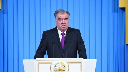 انتقاد رییس جمهوری تاجیکستان از بخشهای معارف، بهداشت و درمان و خدمات تلفن همراه 