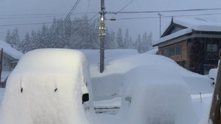 日本で強い寒気の影響で記録的な大雪、交通機関にも影響