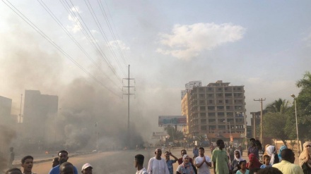 Një protestues u vra dhe të paktën 125 të tjerë u plagosën në protestat kundër grushtit të shtetit në Sudan