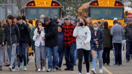 לפחות שלושה תלמידים נהרגו ושישה נפצעו מירי בתיכון במישיגן שבארה