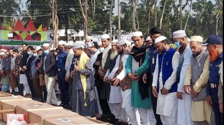 বরগুনায় লঞ্চে অগ্নিকাণ্ড: ৩০ জনের জানাজা সম্পন্ন