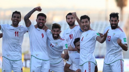 サッカー・イラン代表が、今年最優秀のチームに