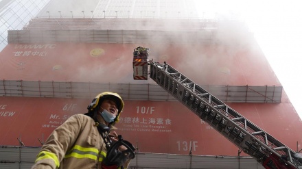 Incendio al World Trade Center di Hong Kong, decine di persone intrappolate 