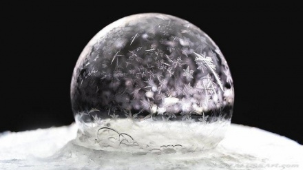 لحظه جالب یخ زدن یک حباب