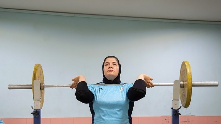دختر فوق سنگین ایران در وزنه برداری زنان جهان رکورد شکست