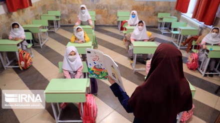 Iran: Parliament approves wage hikes for teachers