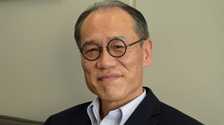 駐サウジ日本大使が、アラビア語学習にコーランを使用