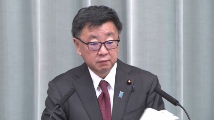 松野官房長官、「中国側に東シナ海情勢で極めて深刻な懸念を伝える」