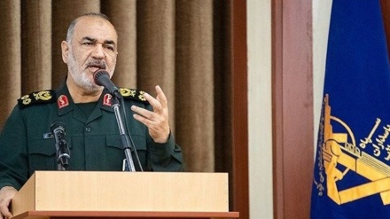 萨拉米少将：伊朗国防力量的发展具有目的性和智能性