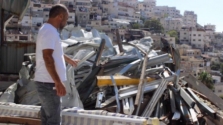  Israel forces Palestinians to raze own homes, leaves 35 homeless in al-Quds 