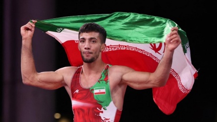 三位伊朗古典式摔跤手位居世界排名前列