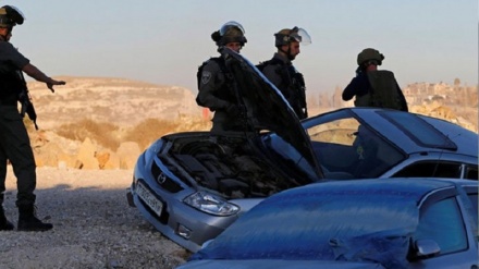 占領下の聖地で、入植者がパレスチナ人市民らの自動車を攻撃