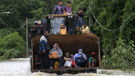 マレーシアでの大洪水、避難者が3万人超える