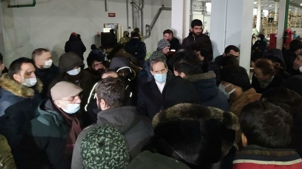 Përfaqësuesit e Iranit takohen me emigrantët iranianë në kufirin e Bjellorusisë