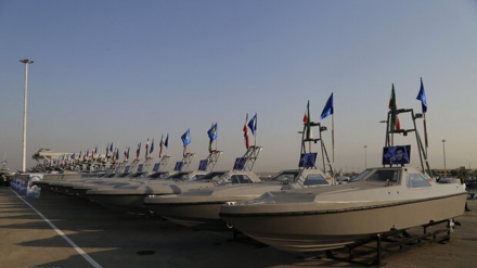 Marina e IRGC-së merr në dorëzim më shumë se 100 skafë luftarakë