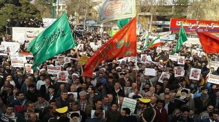 德黑兰举办“人民与领袖重新缔约日”活动