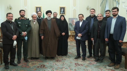 Panitia Peringatan Kesyahidan Haj Qassem Bertemu Presiden Iran