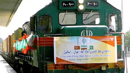 इस्लामाबाद-तेहरान-इस्तांबुल रेलवे कॉरिडोर का संचालन शुरू, पहली ट्रेन ईरान पहुंची